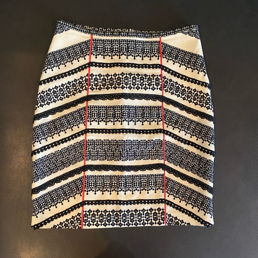Chic Black and White Patterned Skirt